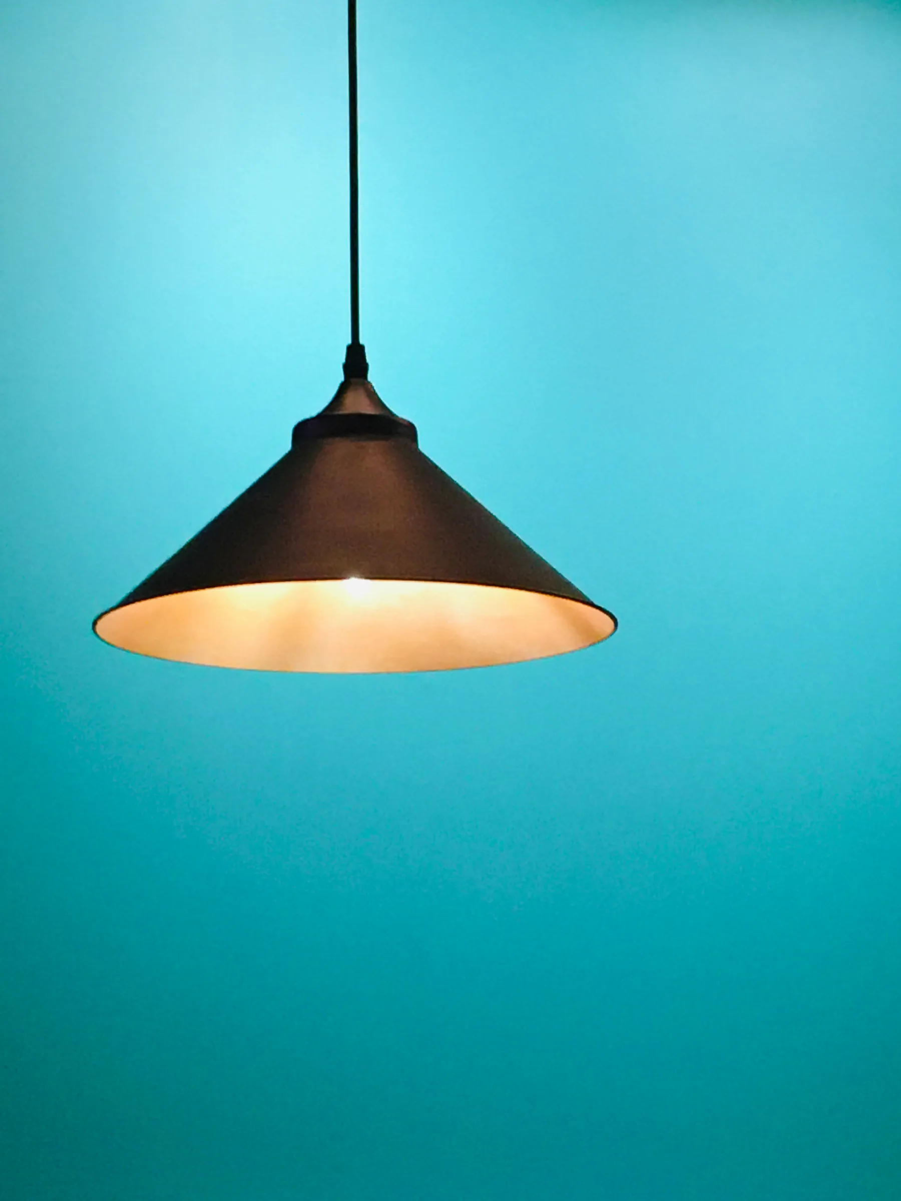 Luminária decorativa acesa